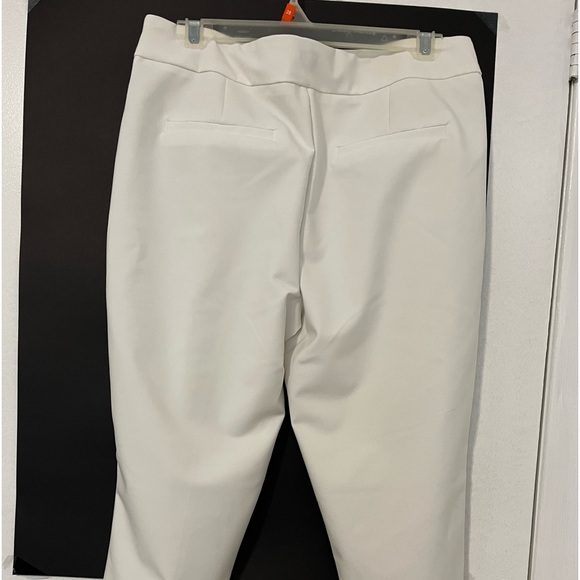 Reitman’s ladies capris - Picture 2 of 3